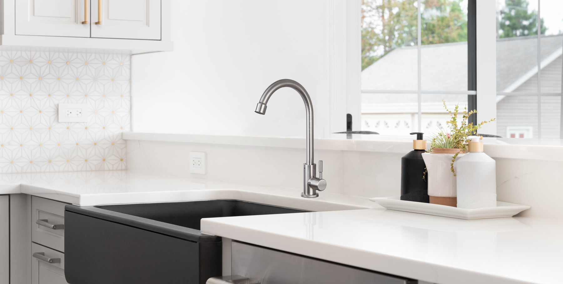 Stainless Steel Cold Water Kitchen Sink Faucet Brushed Nickel Bathroom Single Handle Bar Faucet Faucet Single Temperature Water Only Silver Rotatable