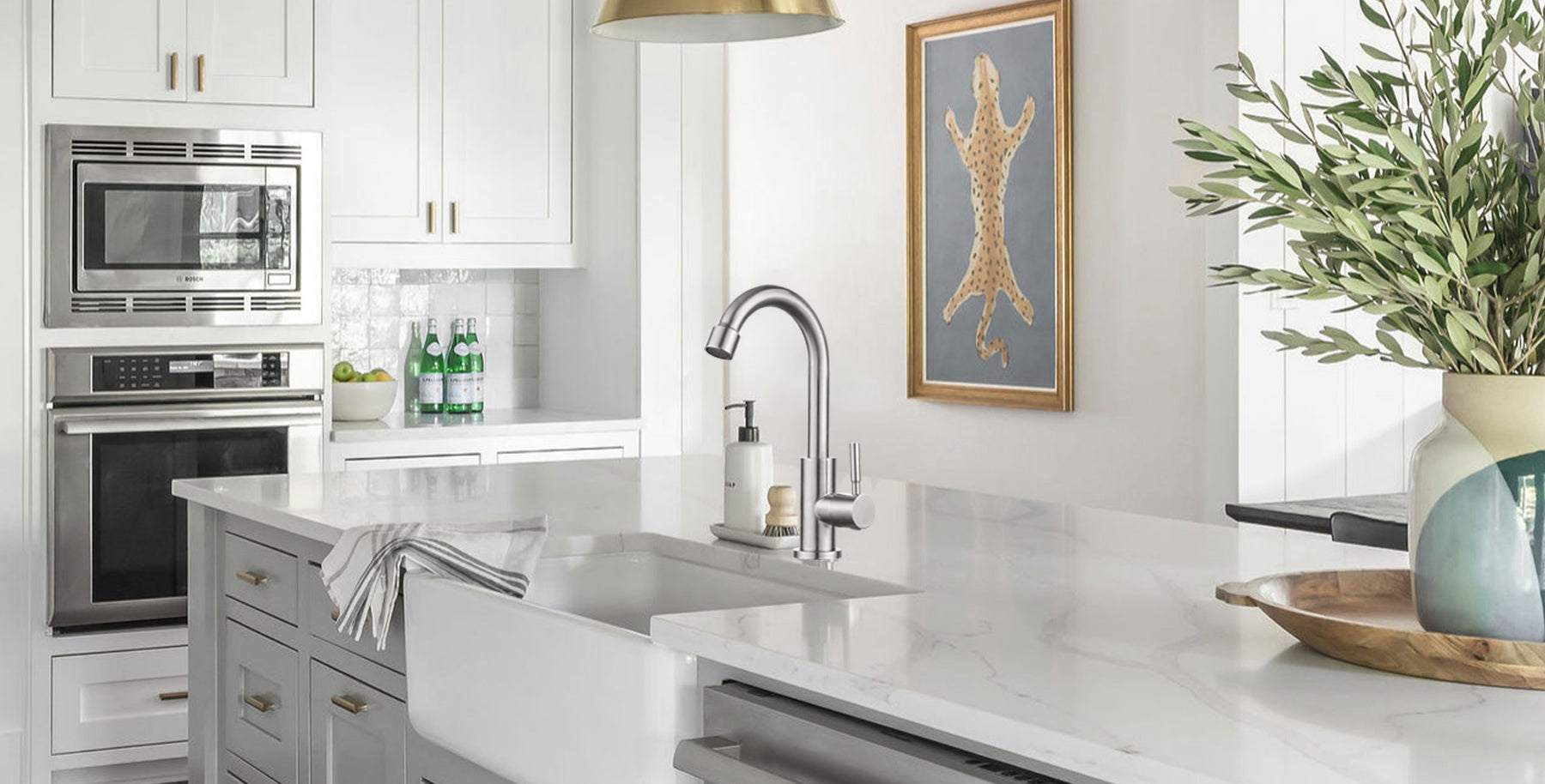 Stainless Steel Cold Water Kitchen Sink Faucet Brushed Nickel Bathroom Single Handle Bar Faucet Faucet Single Temperature Water Only Silver Rotatable